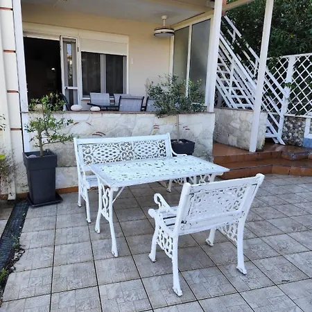 Nefeli's Cozy Lägenhet